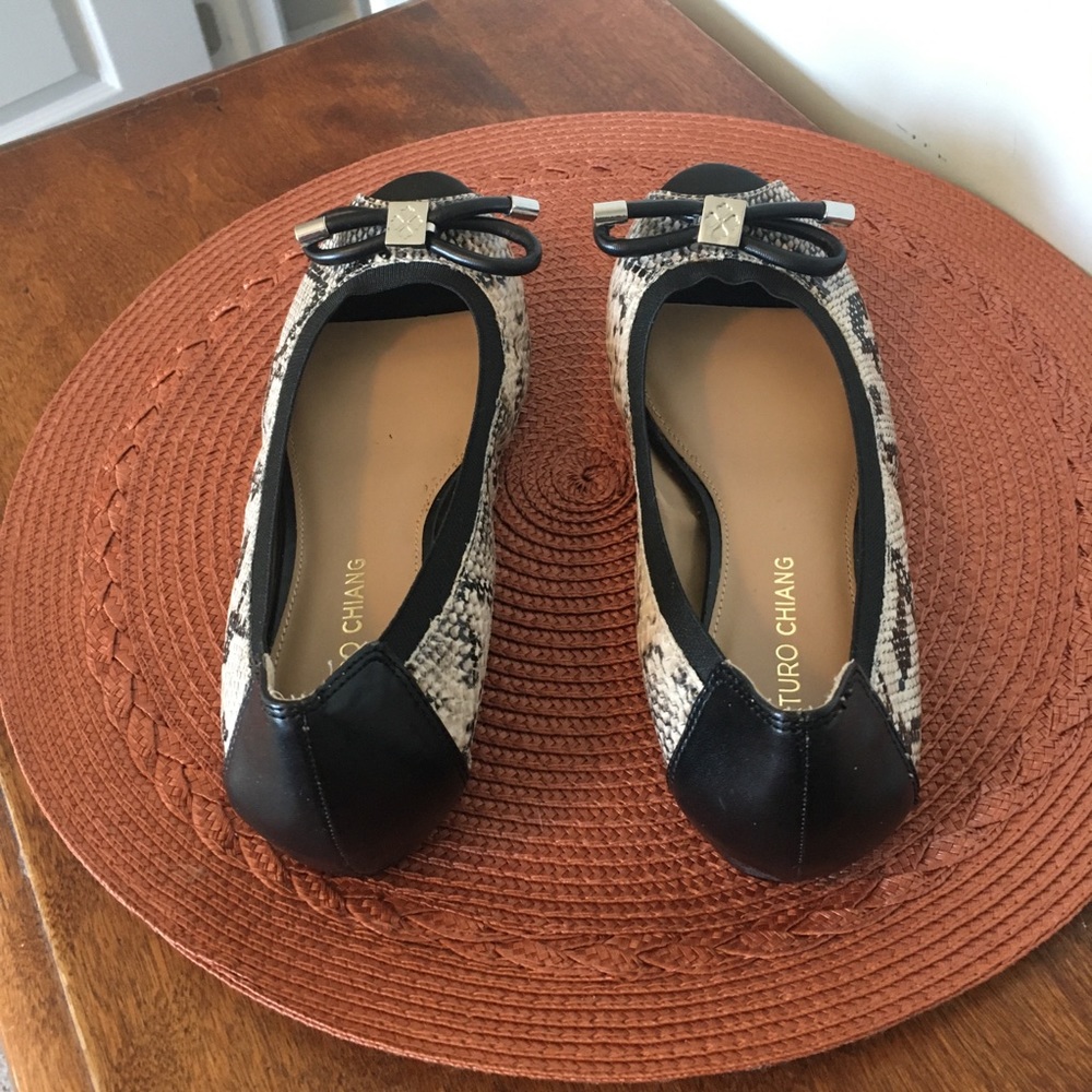 Animal print opened toed flats - Picture 3 of 8